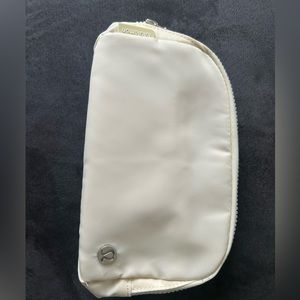 Lululemon Everywhere Belt Bag 1L (Neo Mint)